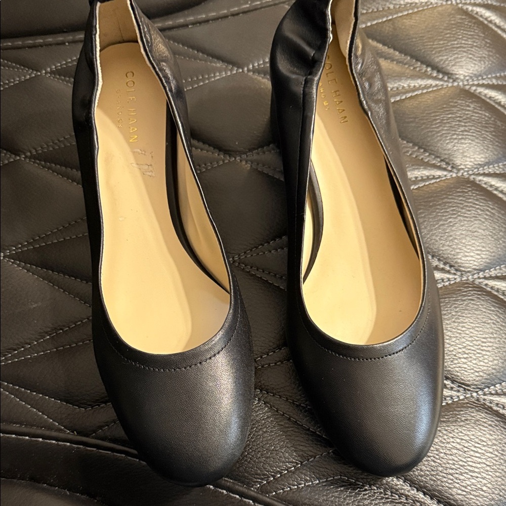 Cole Haan with Shoes for Crews (Women's Classic Black Pumps NWOT 8.5B